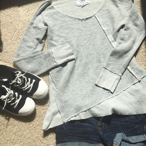 UO WM Loose Destroyed Gray Top in XS